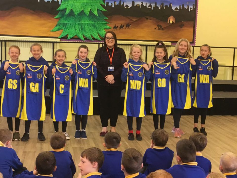 Tywyn Primary School Netball Group Photo with Fran