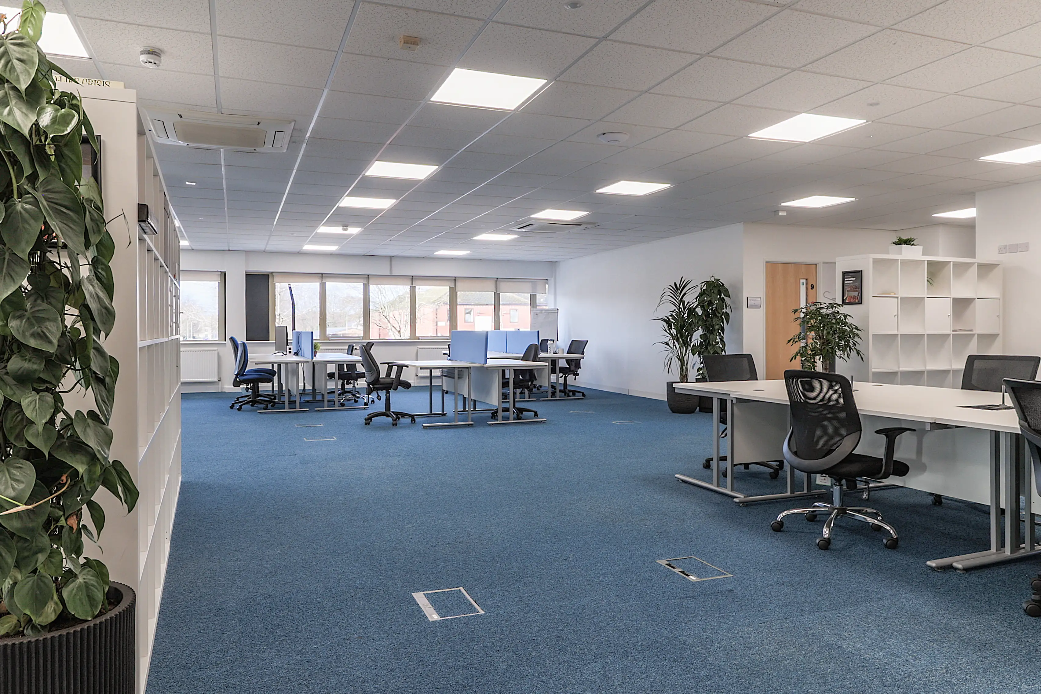Shared table workspace at Lambourne House