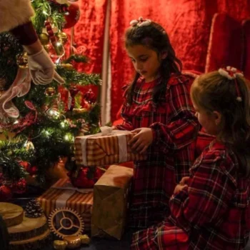 Children with presents